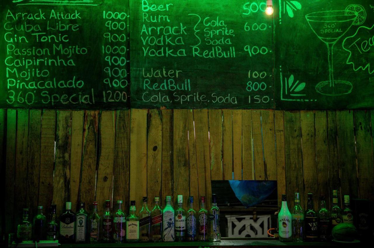 Beach Break Surf Hostel Weligama Exterior photo
